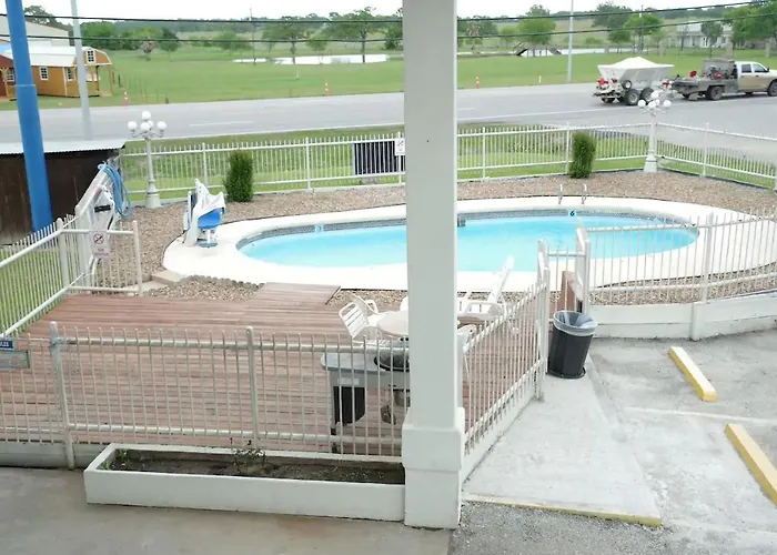 Giddings Executive Inn