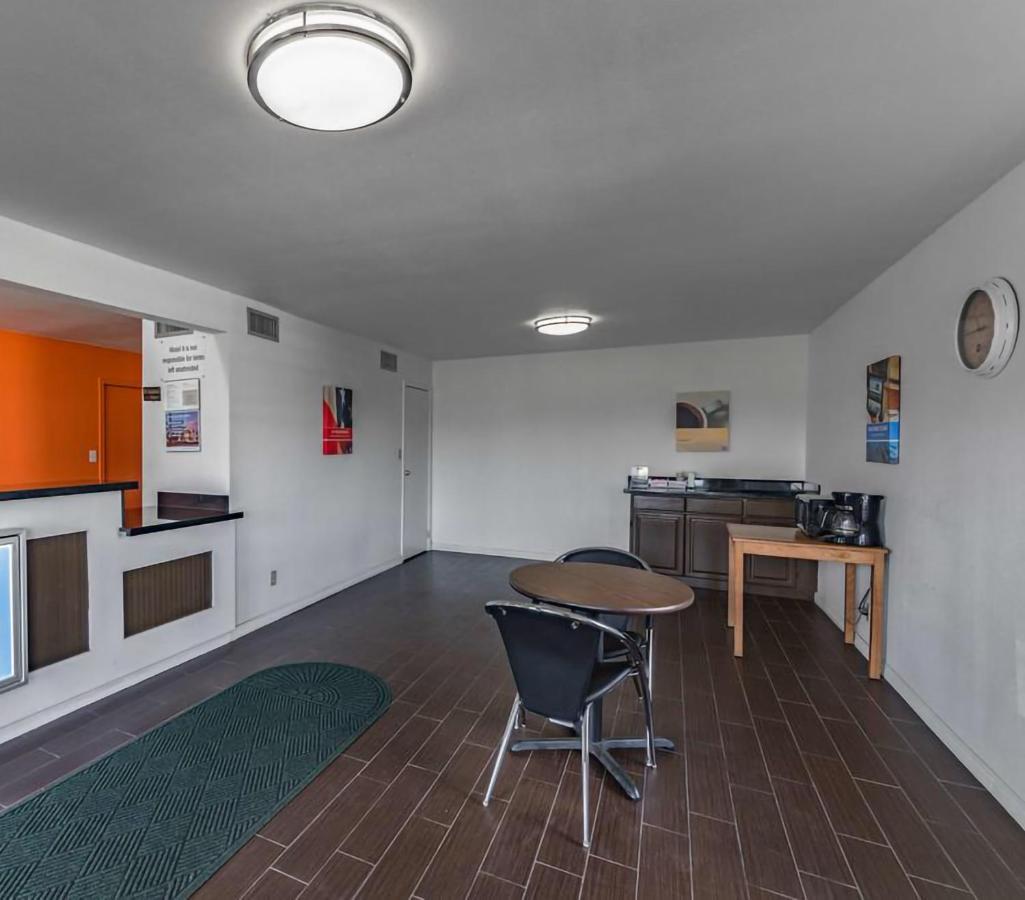 Motel Executive