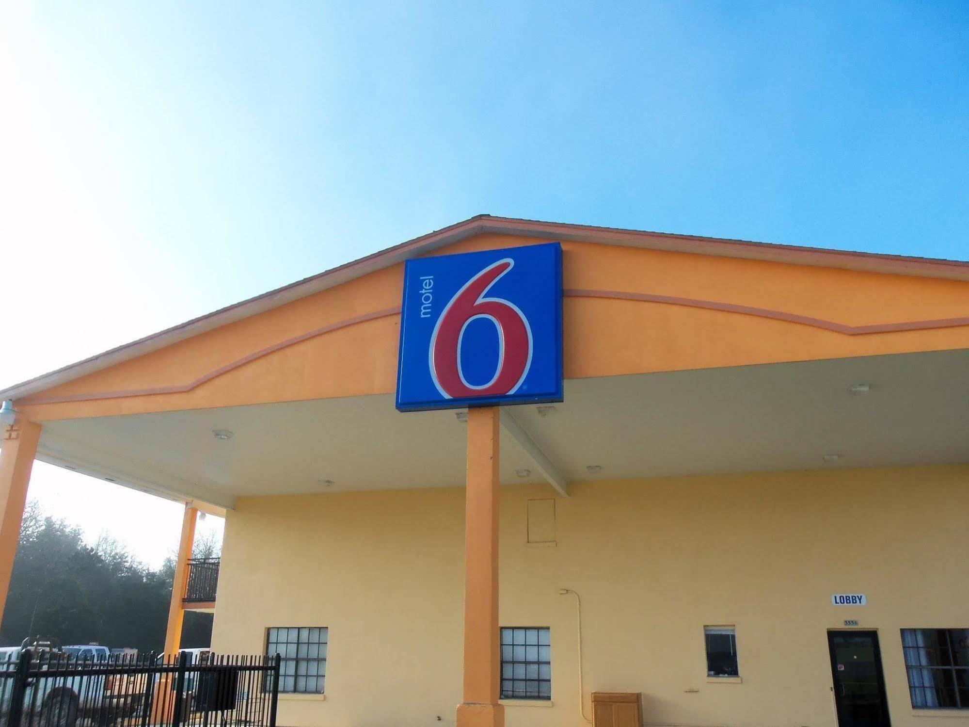 Executive Motel Giddings